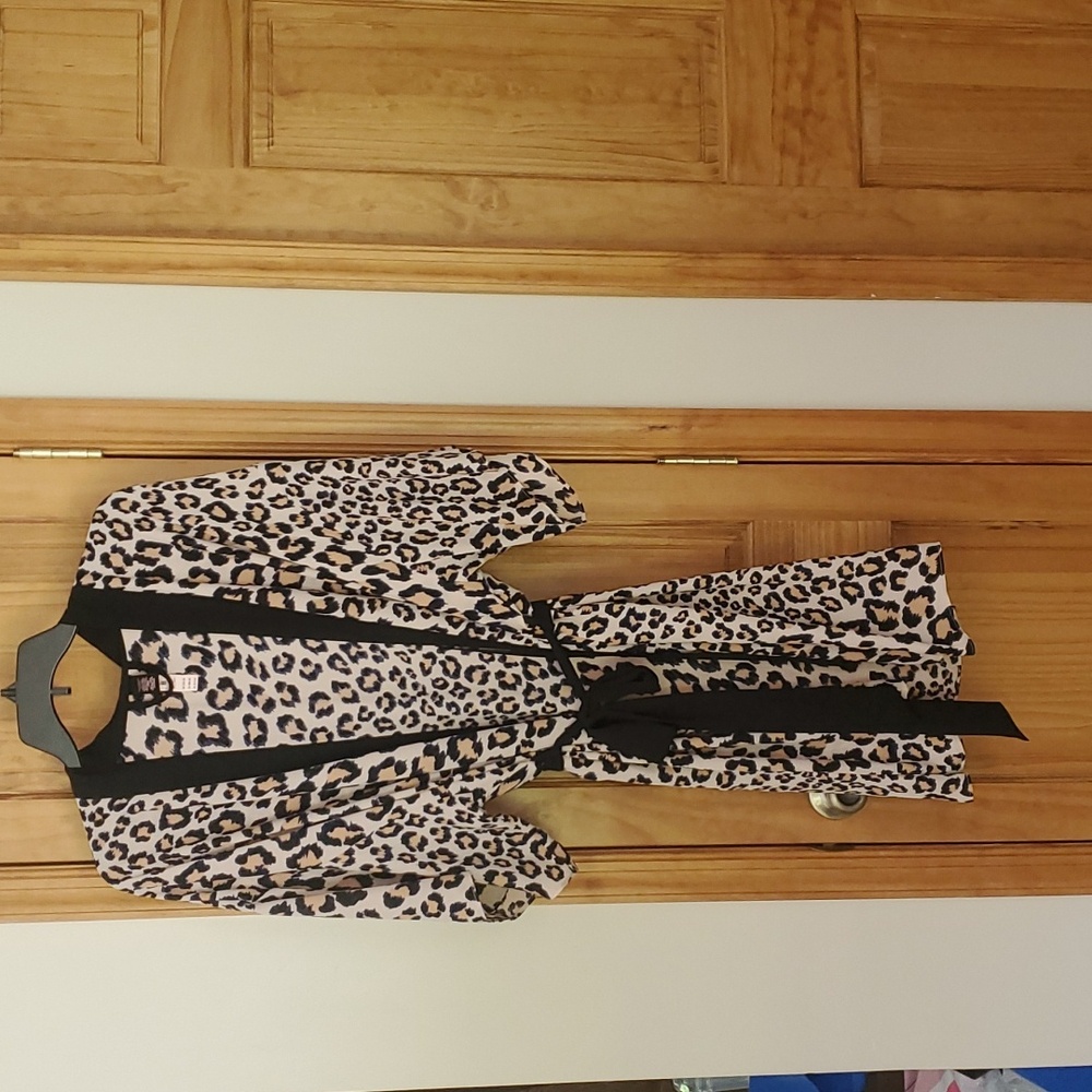 Victoria's Secret Leopard Print Robe - Size Medium/Large